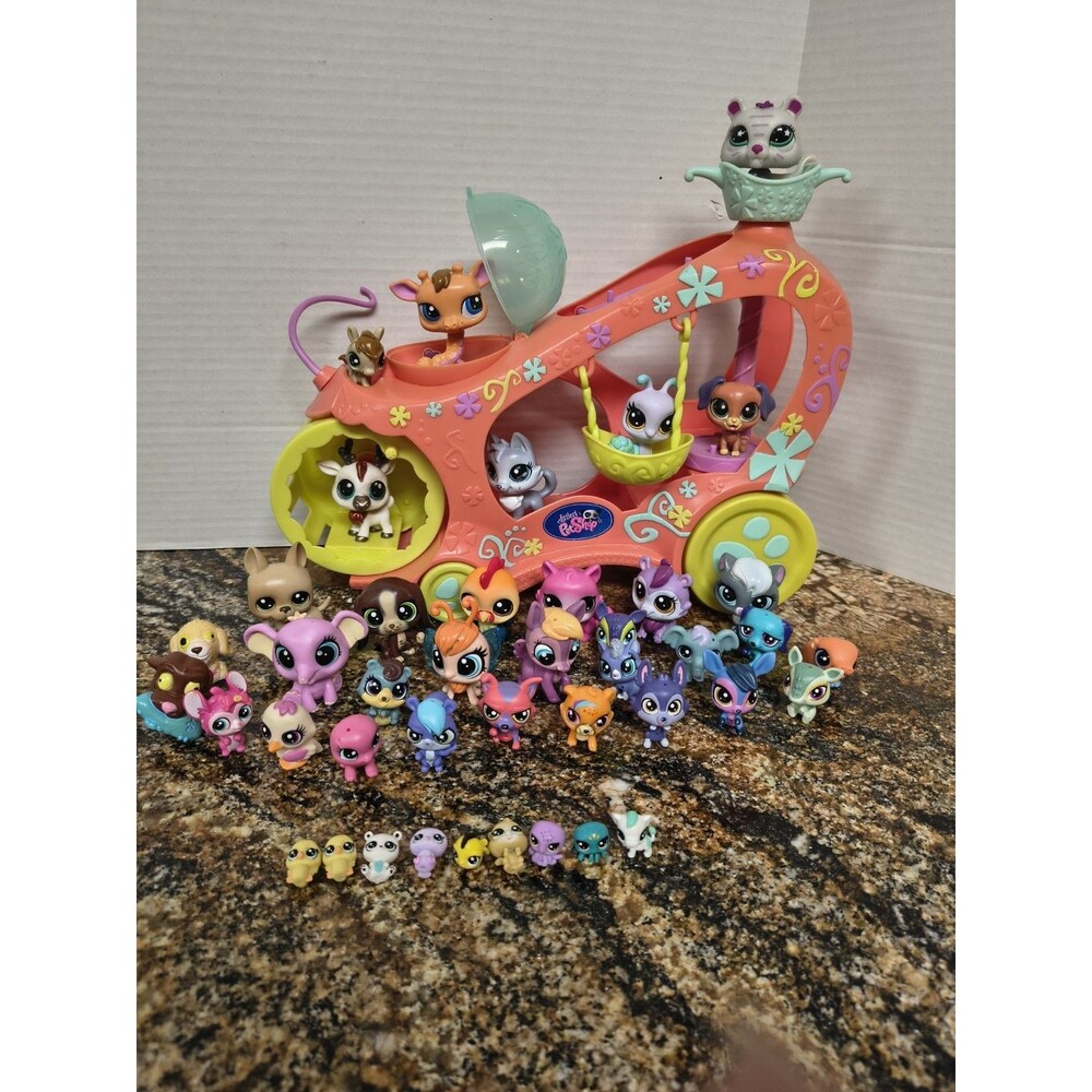 Littlest Pet Shop Paw Powered Cruiser With Lot of 43 LPS figures Vintage Vehicle
